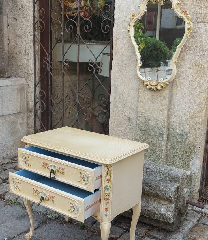 Старинен комплект, шкаф с огледало - Antiques Provence House
